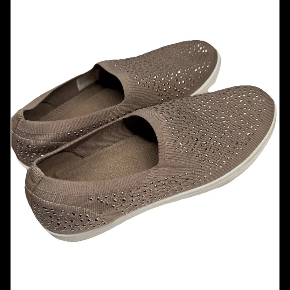 SKECHERS Womens Tan Rhinestone Slip-On Comfort Shoes So 10